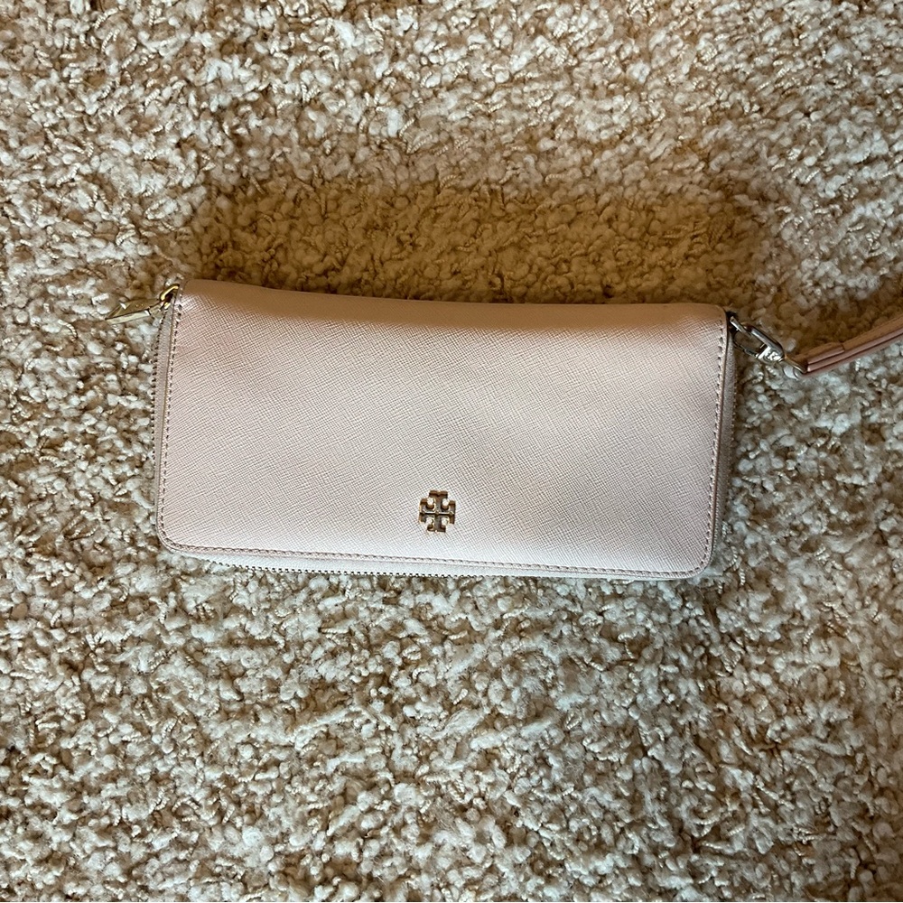 Elegant Light Pink Leather Wallet